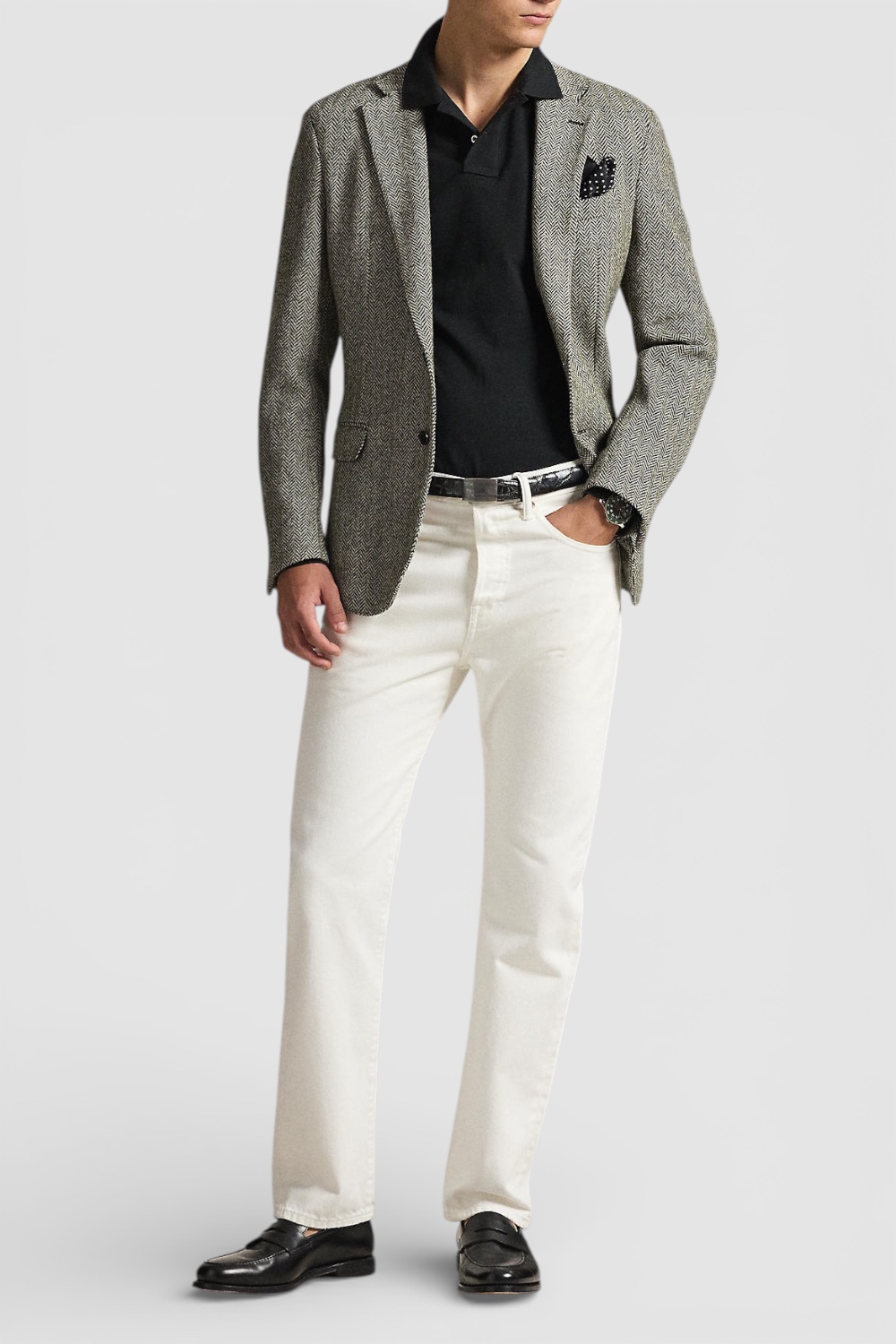 תמונת כל הלוק של חולצת פולו